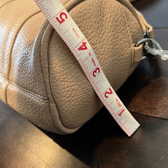 Like dreams barrel bag NWOT - Picture 9 of 11